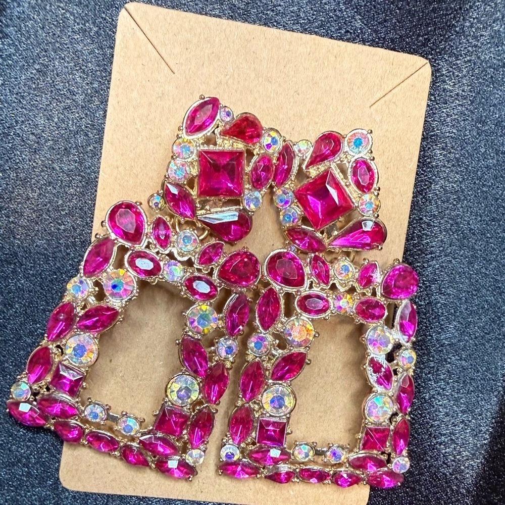 NWT Magenta and diamond tone crystal earrings. Lookfor my new line of earrings!